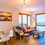 Boutique 1-bedroom Flat In The Heart Of The