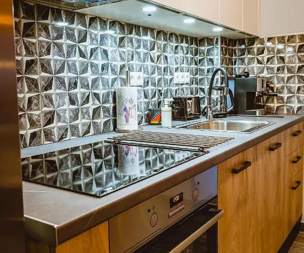 Boutique 1-bedroom Flat In The Heart Of The Apartment